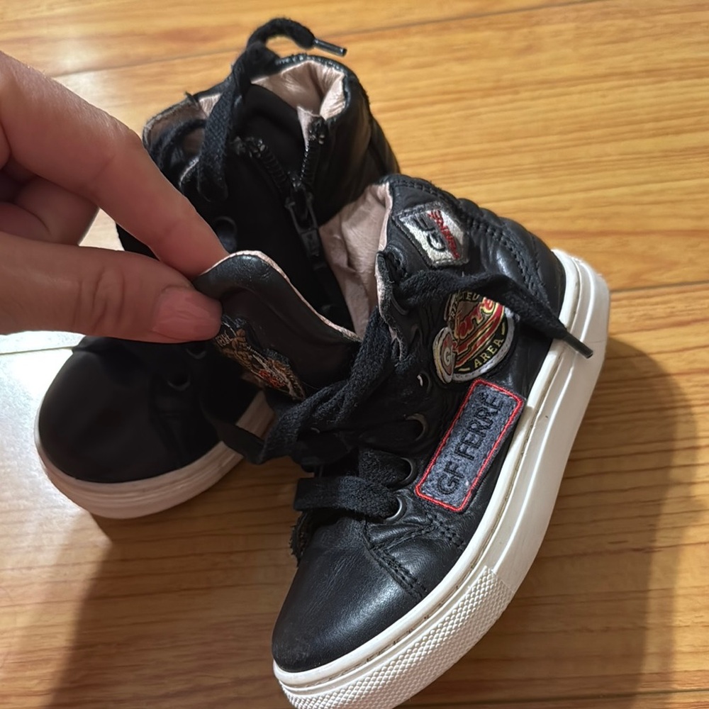 Gianfranco Ferre Black and White Sneakers with Metallic Detail